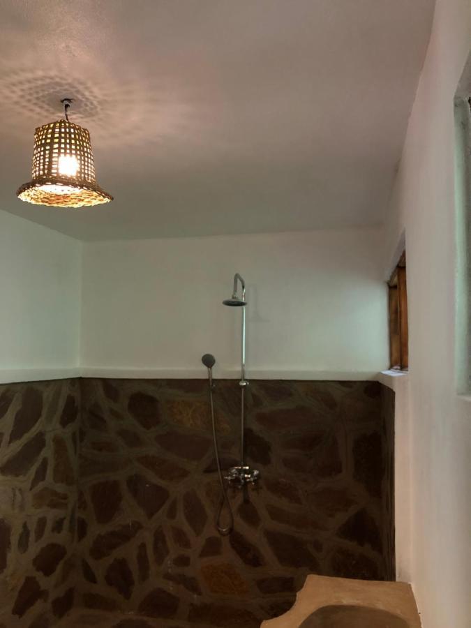 Nshongi Camp Hotel Rubuguli Екстериор снимка