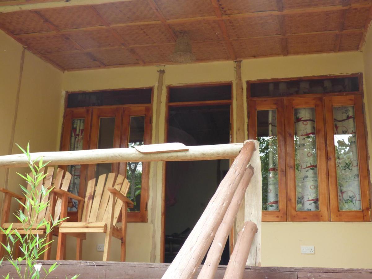 Nshongi Camp Hotel Rubuguli Екстериор снимка